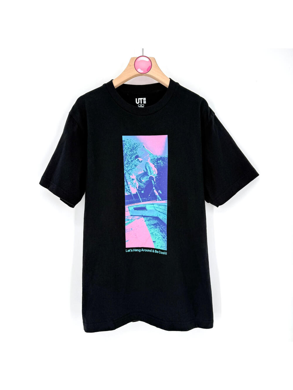 Uniqlo UT Skateboarder Let’s Hang Around And Be Cool Women M